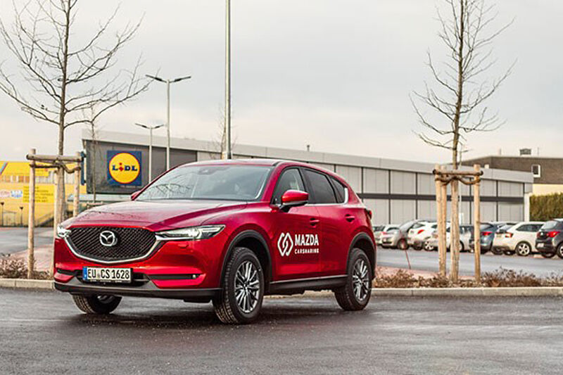Mazda Carsharing, Partner im Flinkster Netzwerk der Deutschen Bahn, erweitert Angebot: Fahrzeuge an 113 weiteren Lidl-Filialen in 12 Bundesländern