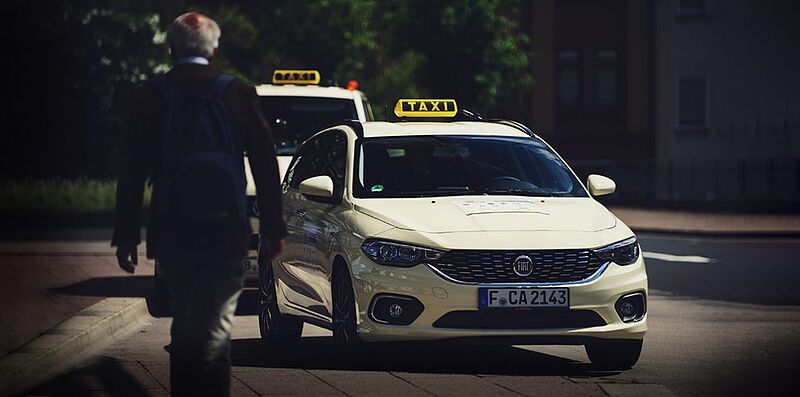 Fiat mit Inklusions-Taxi bei „Taxi des Jahres“ in München